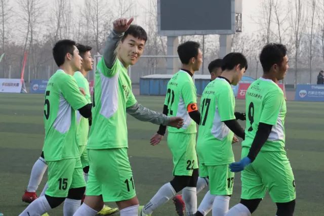 2026石屏异龙湖马拉松落幕 6000名选手体验独特赛道